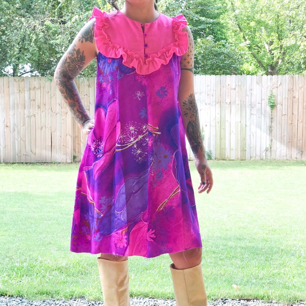 Vintage 1960s Hawaiian dress.
